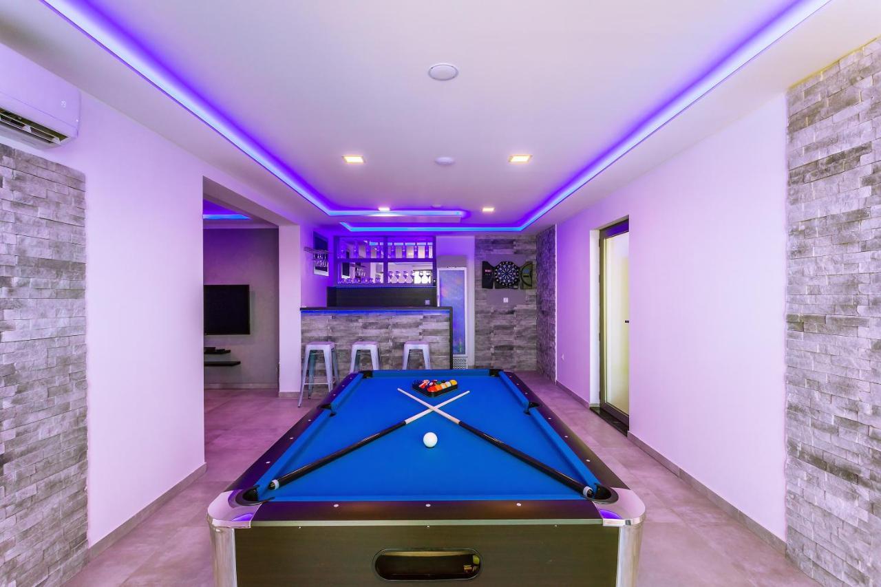 Villa Belvedere With Heated Pool, Billiards, Media Room, Sea Views,10 Pax Omiš Екстериор снимка