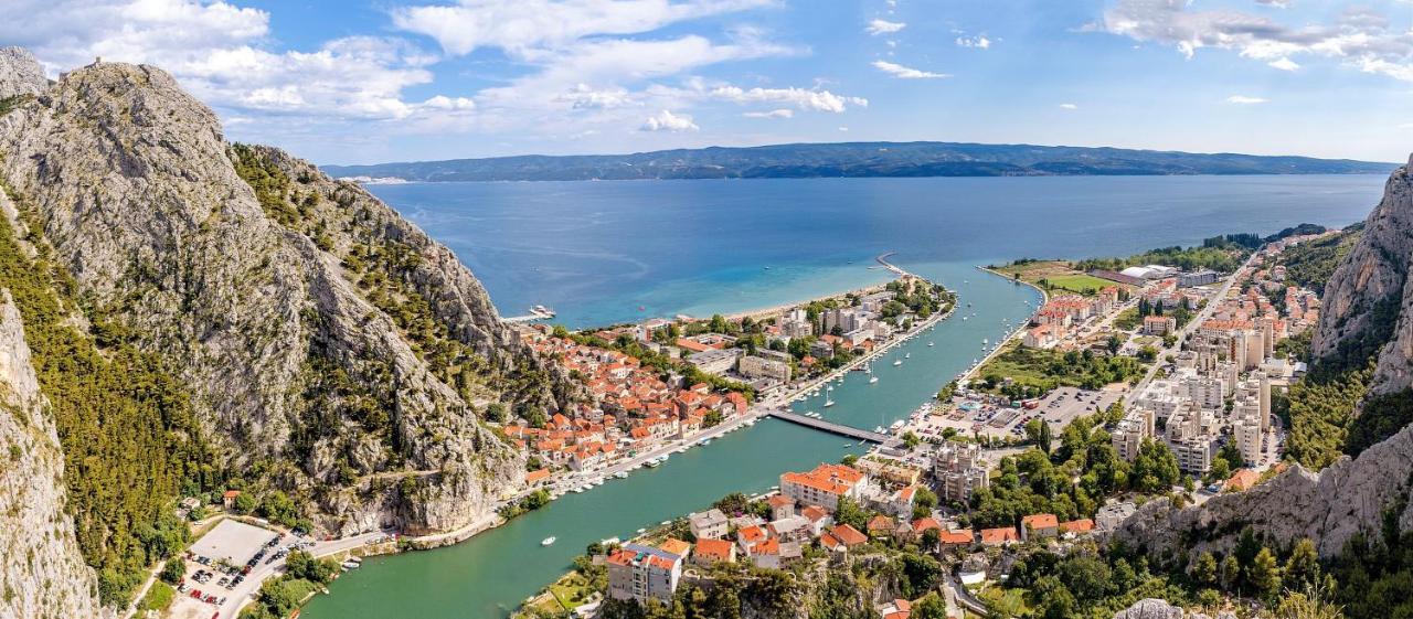 Villa Belvedere With Heated Pool, Billiards, Media Room, Sea Views,10 Pax Omiš Екстериор снимка