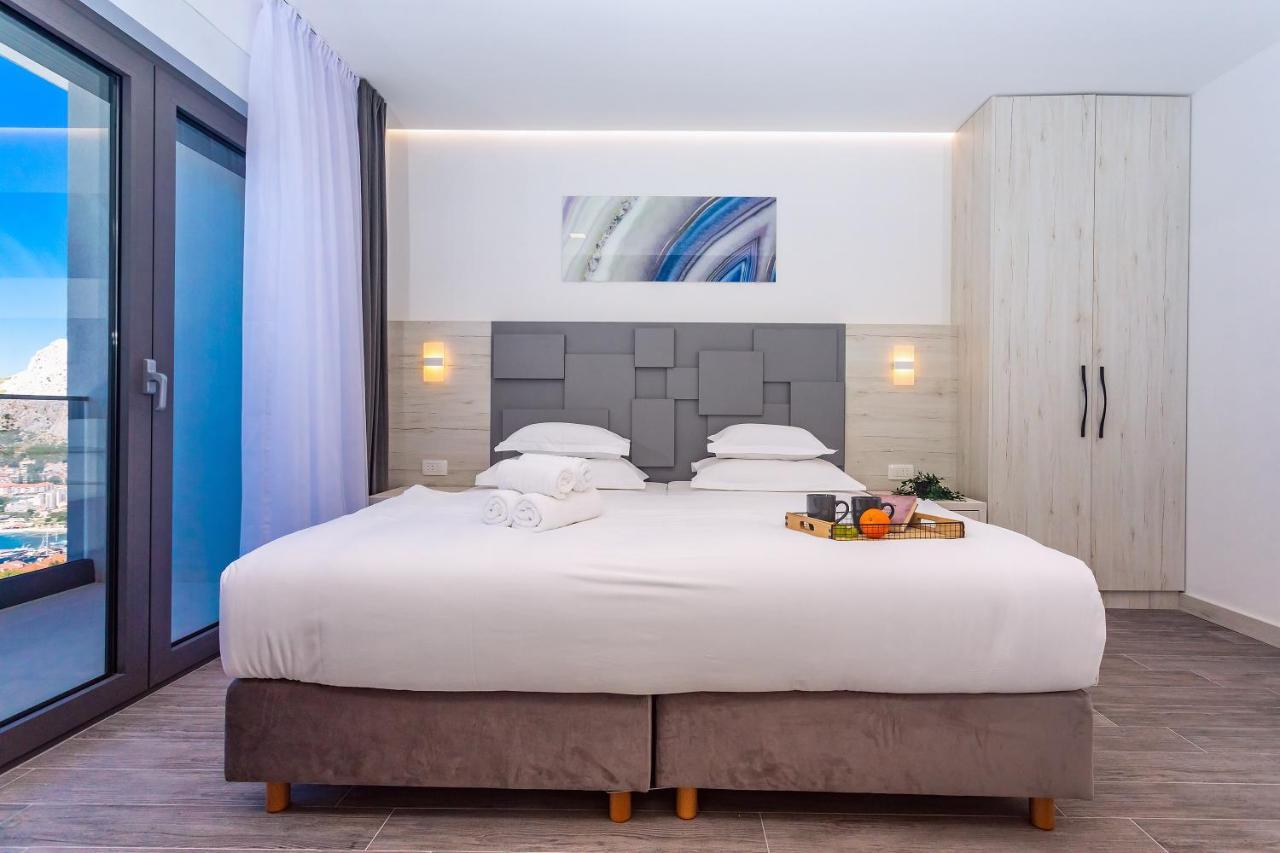 Villa Belvedere With Heated Pool, Billiards, Media Room, Sea Views,10 Pax Omiš Екстериор снимка