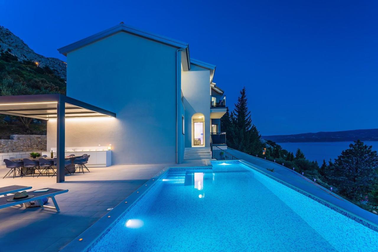 Villa Belvedere With Heated Pool, Billiards, Media Room, Sea Views,10 Pax Omiš Екстериор снимка