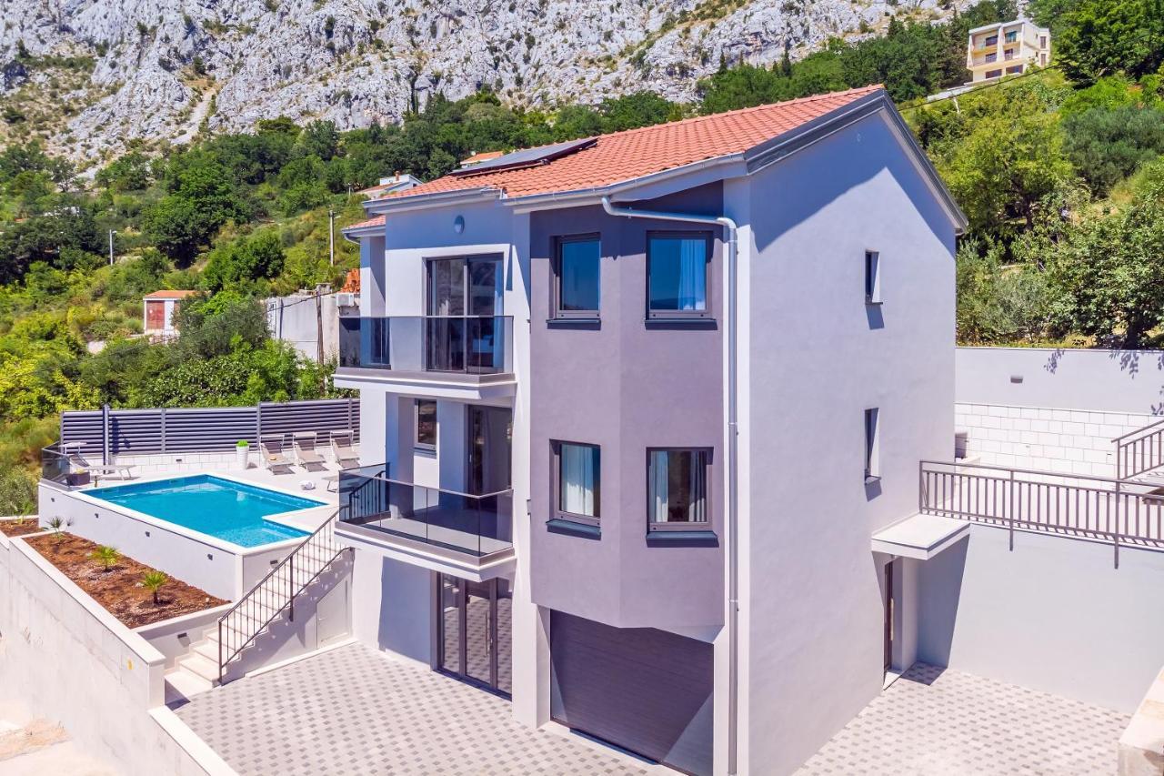 Villa Belvedere With Heated Pool, Billiards, Media Room, Sea Views,10 Pax Omiš Екстериор снимка