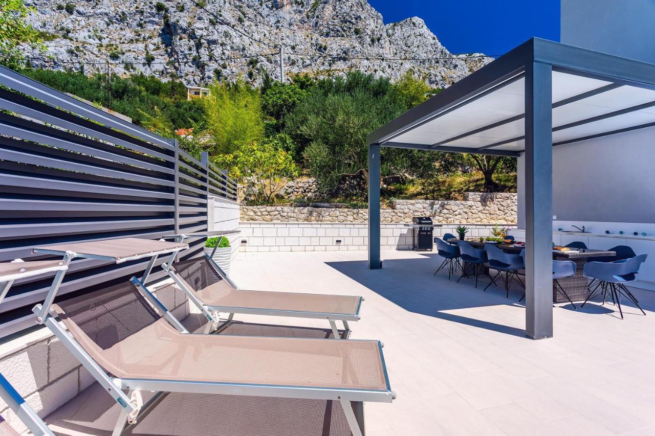 Villa Belvedere With Heated Pool, Billiards, Media Room, Sea Views,10 Pax Omiš Екстериор снимка