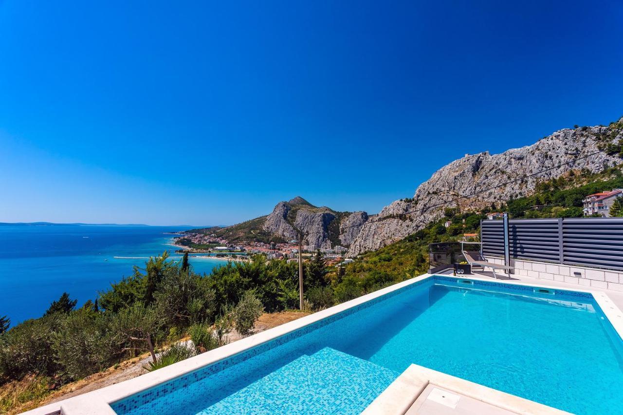 Villa Belvedere With Heated Pool, Billiards, Media Room, Sea Views,10 Pax Omiš Екстериор снимка