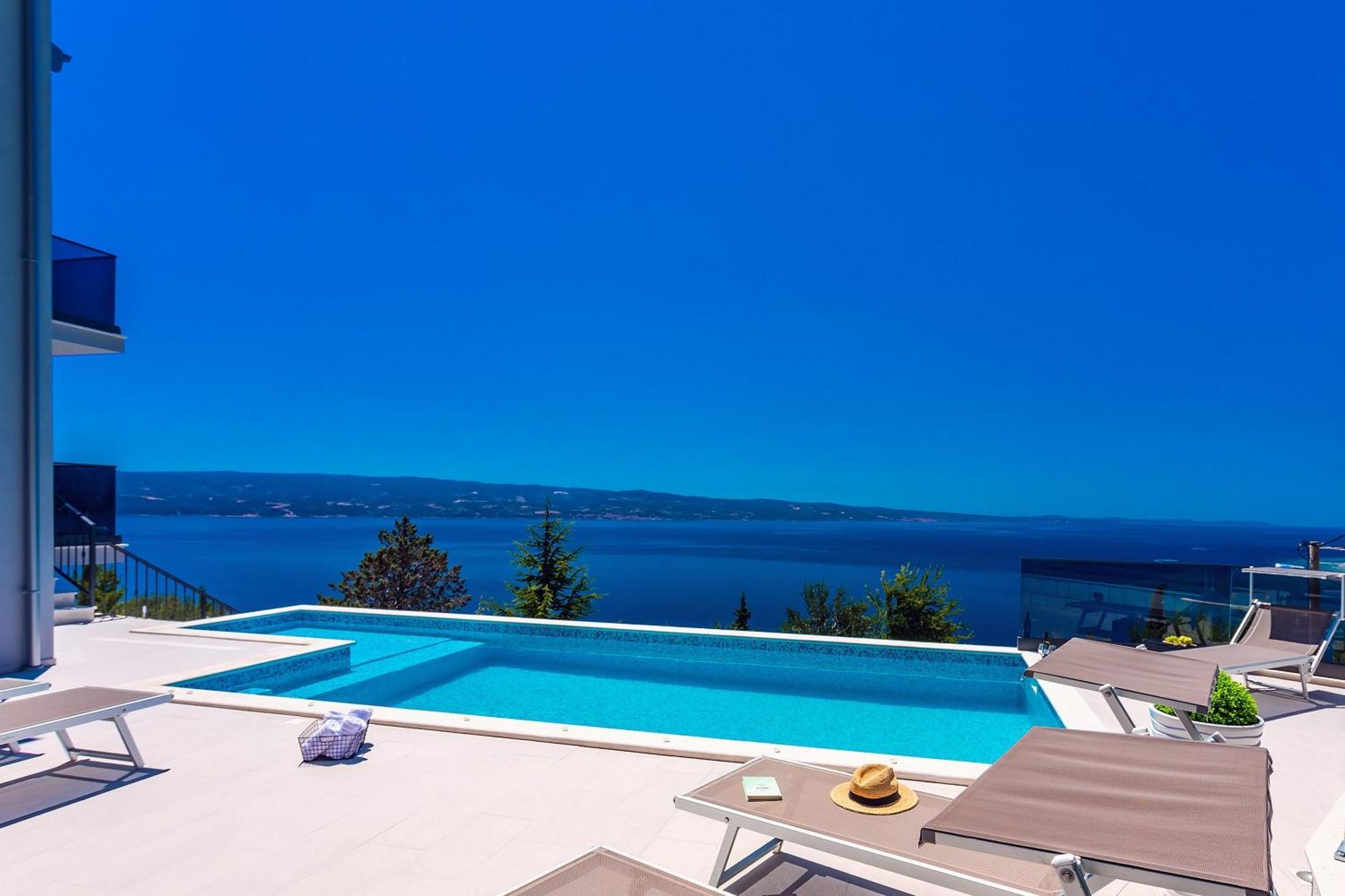 Villa Belvedere With Heated Pool, Billiards, Media Room, Sea Views,10 Pax Omiš Екстериор снимка